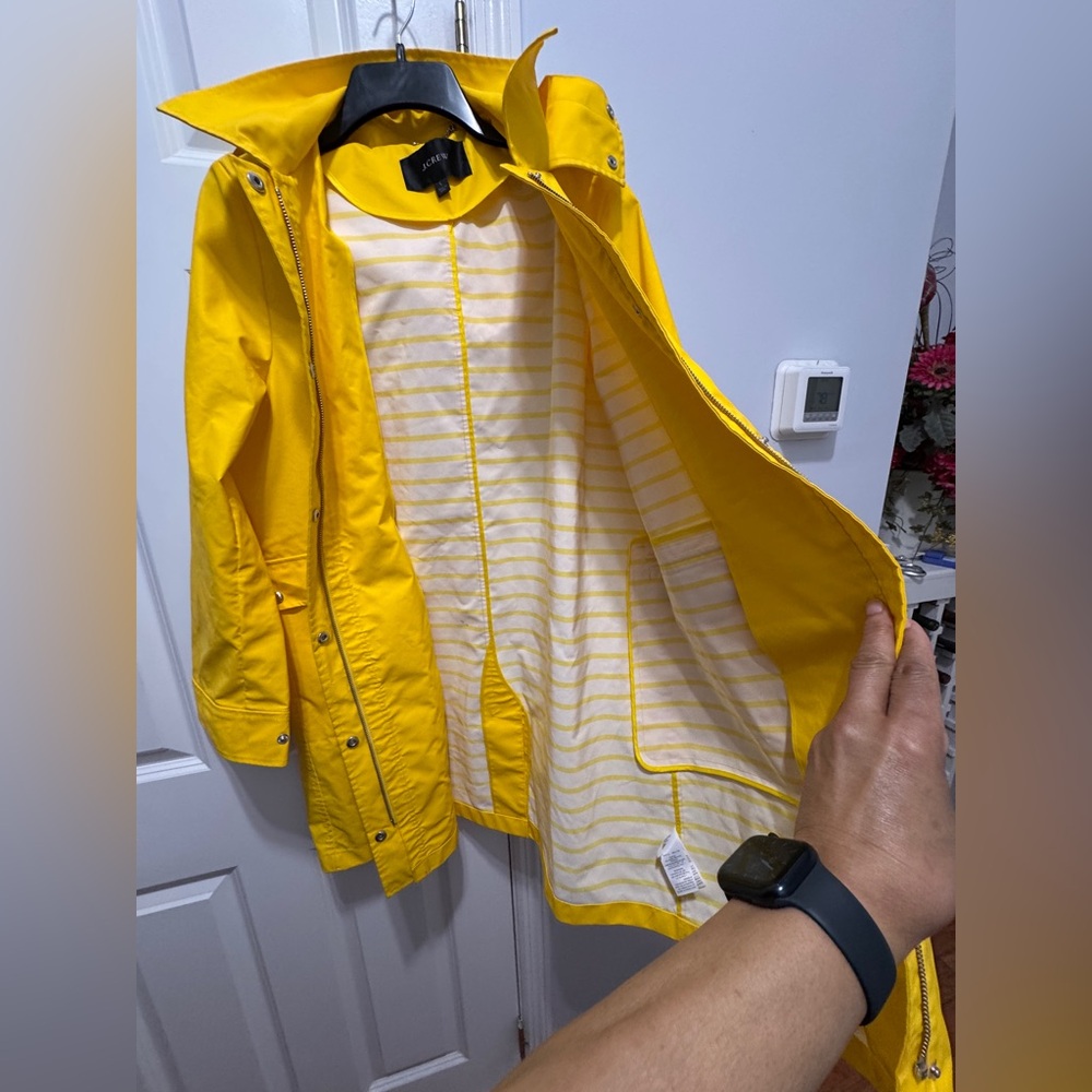 J Crew Yellow Trench Coat with Hood and Water-Resistant Fabric size large - Picture 4 of 7